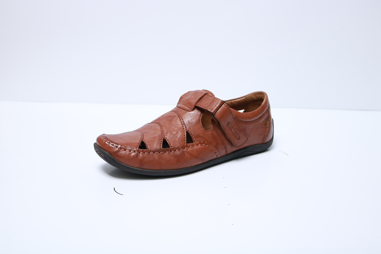 Shoe manufacturing process in Lahore factory